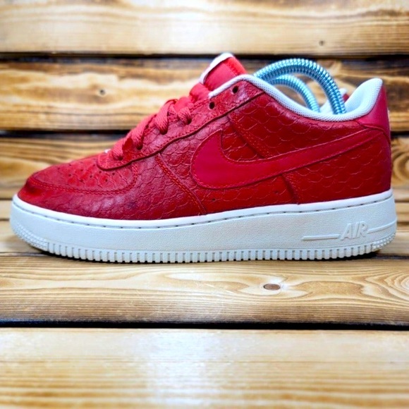 Nike Air Force 1 HTF Red dragon scale Euro 40 - Picture 2 of 4